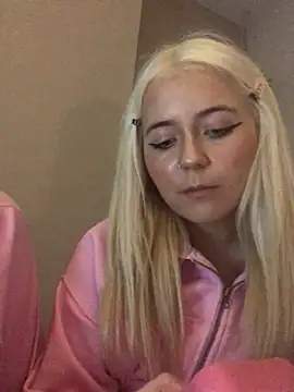 Snapshot of Blondie_Sofia_Essexbabe chatting on 4, 11, 2025 Blondie Sofia Essexbabe online show from 4, 11, 2025