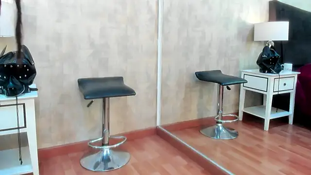 Snapshot of NahomyCarther chatting on 14, 11, 2025 NahomyCarther online show from 14, 11, 2025