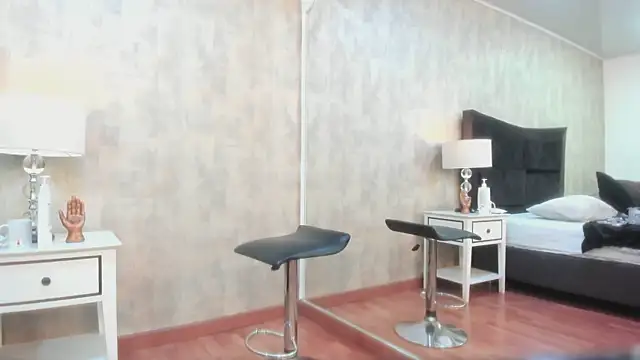 Snapshot of NahomyCarther chatting on 19, 11, 2025 NahomyCarther online show from 19, 11, 2025