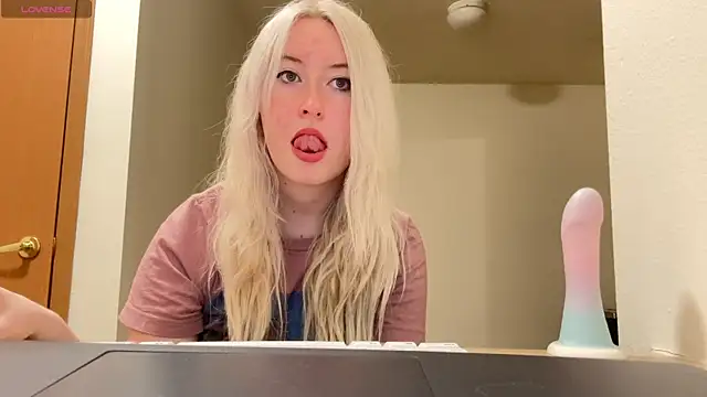 Snapshot of ashisscene chatting on 6, 1, 2026 ashisscene online show from 6, 1, 2026