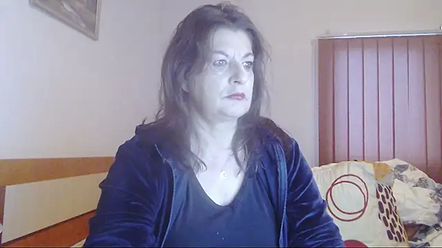 Snapshot of ExtasyMature chatting on 6, 10, 2025 ExtasyMature online show from 6, 10, 2025