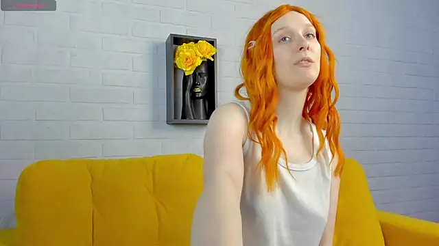 Snapshot of KristinMoore chatting on 8, 3, 2025 KristinMoore online show from 8, 3, 2025