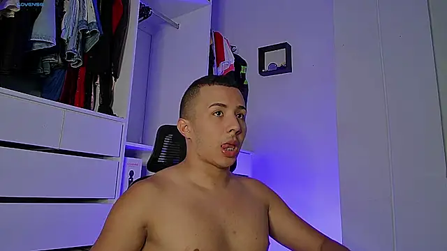 Snapshot of Donathoo1 chatting on 19, 9, 2025 Donathoo1 online show from 19, 9, 2025