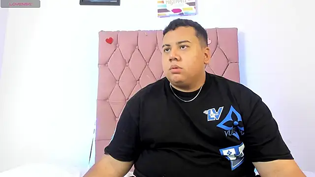 MICHAEL AND SHARON online show from 8, 11, 2025