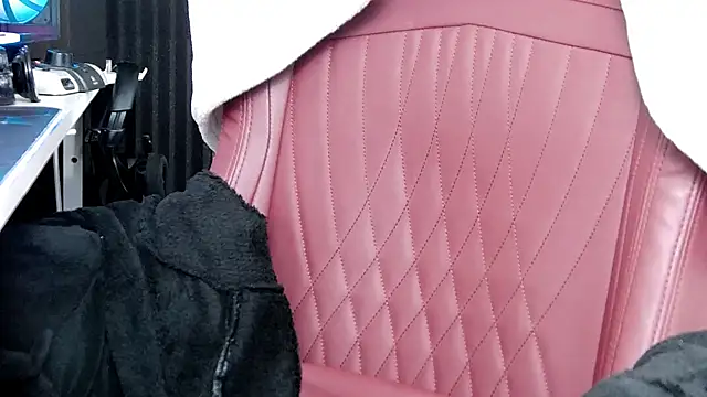 Snapshot of SophieRay92 chatting on 6, 3, 2025 SophieRay92 online show from 6, 3, 2025