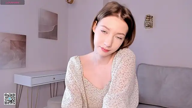 SunnivaCovil online show from 28, 2, 2025