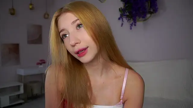 SunnivaCovil online show from 15, 12, 2025