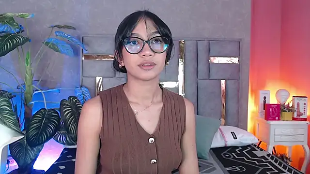 Snapshot of Tyla_Ks chatting on 17, 11, 2025 Tyla Ks online show from 17, 11, 2025