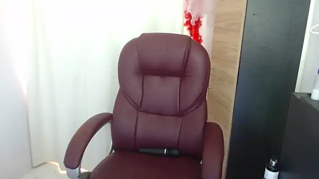 Mature 2025 online show from 1, 6, 2026