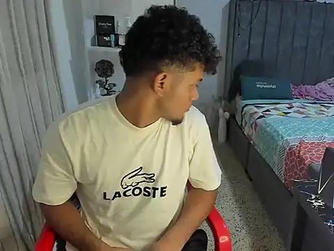 Snapshot of Fox2evans chatting on 13, 12, 2025 Fox2evans online show from 13, 12, 2025