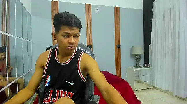 leslieanddrako online show from 27, 2, 2025