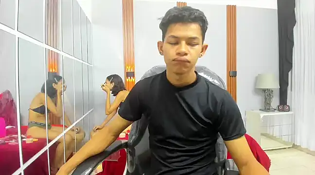 leslieanddrako online show from 28, 2, 2025