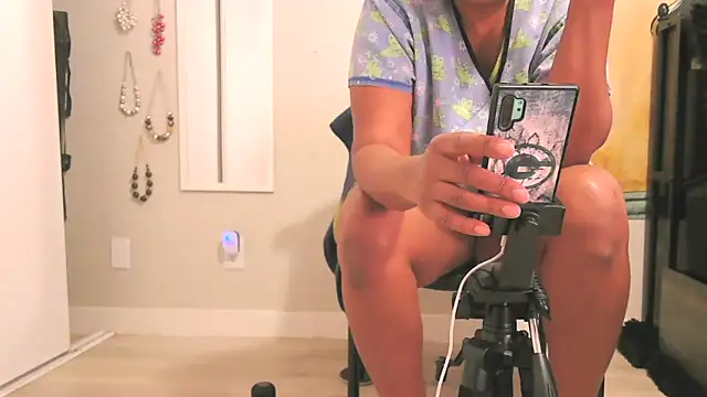 Queenanitadix online show from 10, 2, 2026