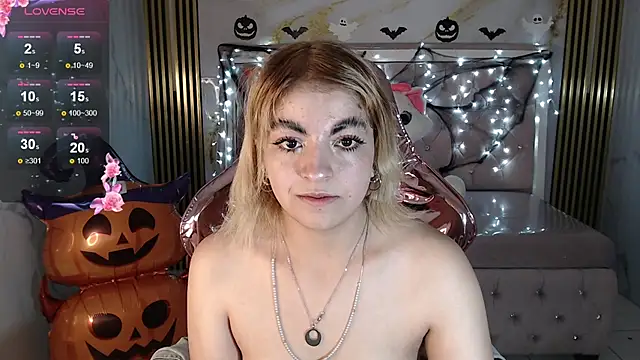 Snapshot of lili_conor_s chatting on 4, 10, 2025 lili conor s online show from 4, 10, 2025