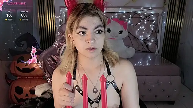 Snapshot of lili_conor_s chatting on 27, 10, 2025 lili conor s online show from 27, 10, 2025