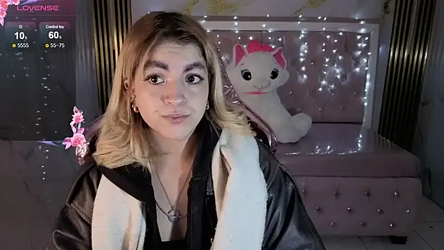 Snapshot of lili_conor_s chatting on 11, 11, 2025 lili conor s online show from 11, 11, 2025