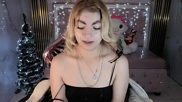 Snapshot of lili_conor_s chatting on 28, 11, 2025 lili conor s online show from 28, 11, 2025