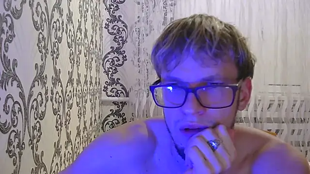 Snapshot of frama666 chatting on 8, 10, 2025 frama666 online show from 8, 10, 2025