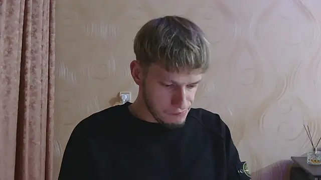 Snapshot of frama666 chatting on 11, 11, 2025 frama666 online show from 11, 11, 2025