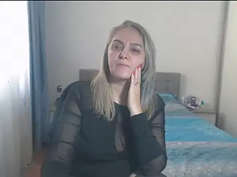 Snapshot of MatureDiana chatting on 10, 1, 2025 MatureDiana online show from 10, 1, 2025