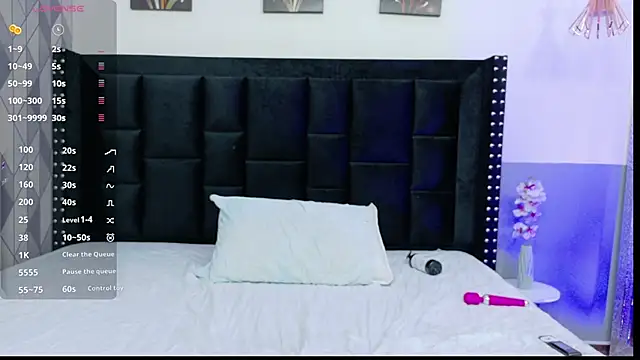 Snapshot of innocenthazel chatting on 15, 9, 2025 innocenthazel online show from 15, 9, 2025