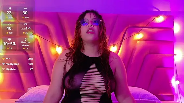 Snapshot of innocenthazel chatting on 25, 10, 2025 innocenthazel online show from 25, 10, 2025