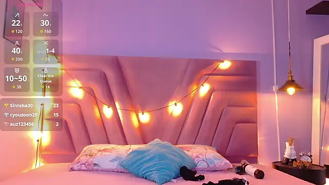 Snapshot of innocenthazel chatting on 8, 11, 2025 innocenthazel online show from 8, 11, 2025