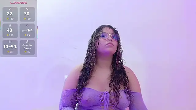 Snapshot of innocenthazel chatting on 19, 11, 2025 innocenthazel online show from 19, 11, 2025