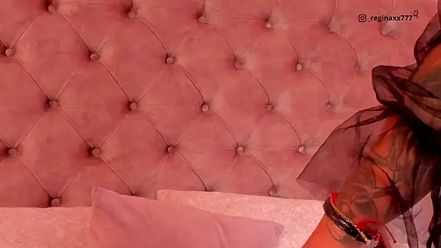 Snapshot of regina_noctixx chatting on 25, 11, 2025 regina noctixx online show from 25, 11, 2025