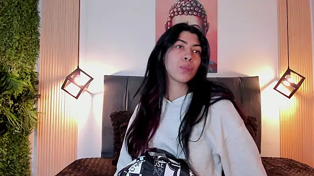 Snapshot of Cassie_bloom chatting on 3, 11, 2025 Cassie bloom online show from 3, 11, 2025