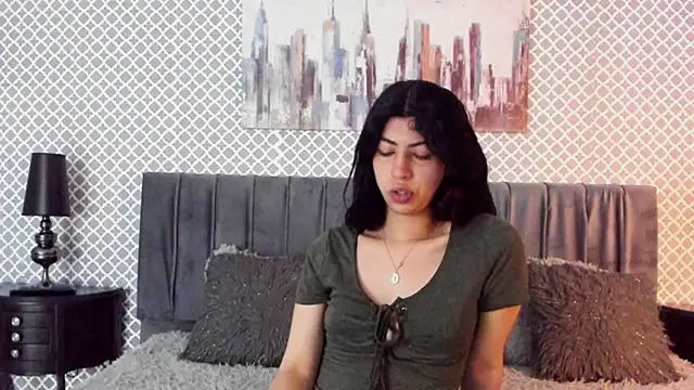 Snapshot of Cassie_bloom chatting on 11, 11, 2025 Cassie bloom online show from 11, 11, 2025