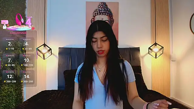 Snapshot of Cassie_bloom chatting on 3, 12, 2025 Cassie bloom online show from 3, 12, 2025