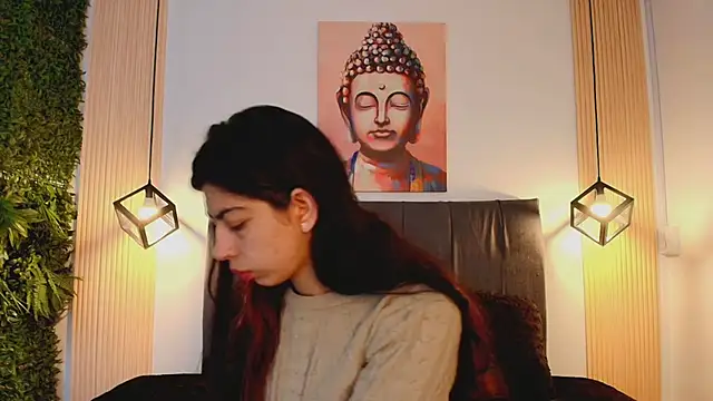 Snapshot of Cassie_bloom chatting on 19, 12, 2025 Cassie bloom online show from 19, 12, 2025