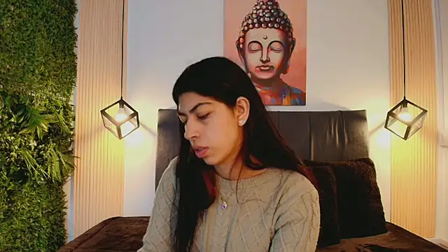 Snapshot of Cassie_bloom chatting on 20, 12, 2025 Cassie bloom online show from 20, 12, 2025