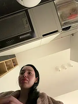 Mia Splash online show from 9, 4, 2026