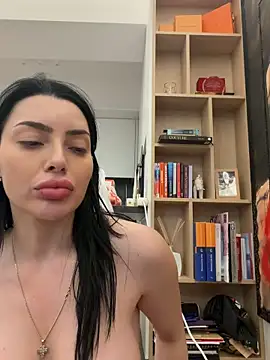 Mia Splash online show from 19, 5, 2026