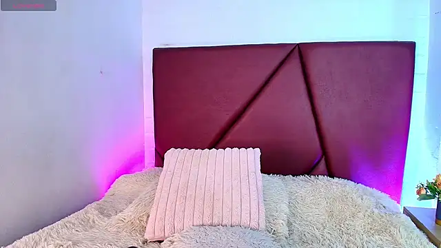 Snapshot of Lexi_Howard_ chatting on 7, 7, 2026 Lexi Howard online show from 7, 7, 2026