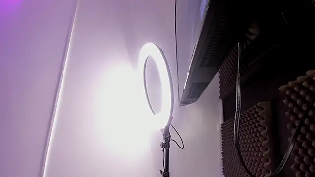 Anniie  Evans online show from 27, 2, 2025