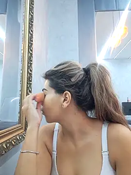 Bella Posh online show from 9, 10, 2025