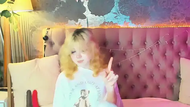 Snapshot of EmilyAngells chatting on 25, 5, 2026 EmilyAngells online show from 25, 5, 2026