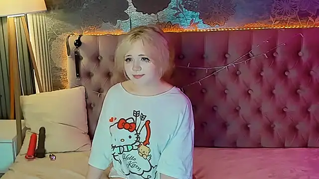 Snapshot of EmilyAngells chatting on 10, 6, 2026 EmilyAngells online show from 10, 6, 2026