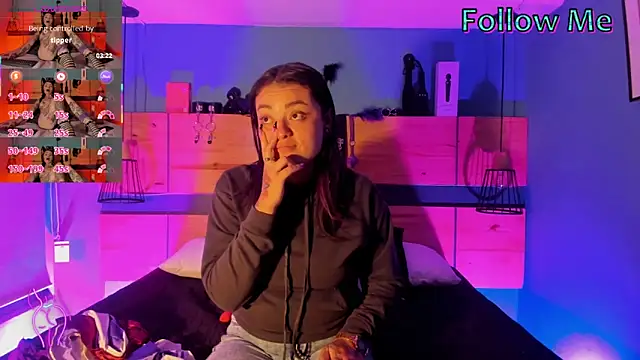 ChloeAllennn online show from 2, 2, 2026