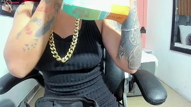 Snapshot of Georgina_Vega chatting on 29, 10, 2025 Georgina Vega online show from 29, 10, 2025