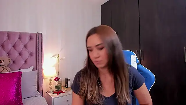 natashaleightt online show from 30, 5, 2026