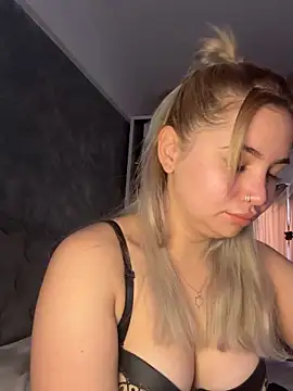 Snapshot of SelenaaD chatting on 15, 10, 2025 SelenaaD online show from 15, 10, 2025