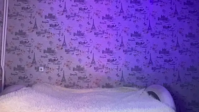 Just Scarlet  online show from 15, 10, 2025