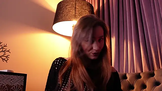 IsoldeBlis online show from 17, 10, 2025