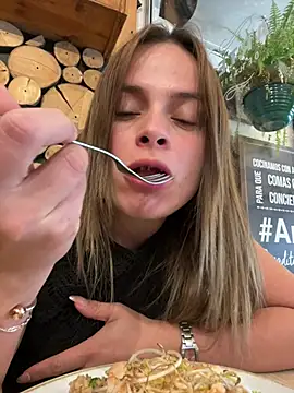 Snapshot of gynna_kimera chatting on 11, 3, 2025 gynna kimera online show from 11, 3, 2025