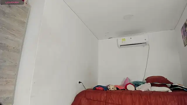 flor herrera01 online show from 2, 10, 2025