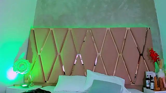 Emily Black1 online show from 17, 4, 2026